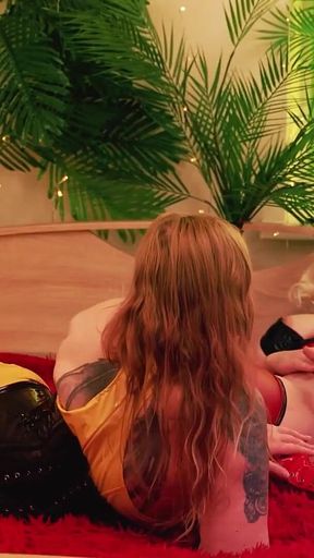 Strap-on Fuck and Facesitting Lesbians! Hot Fuck of Amateur MILFs Arya Grander and Kisica