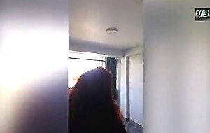 Convenci a una mujer madura para tomar algo, mientras su marido esta de viaje;