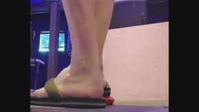 Flipflop Model Car Crunches