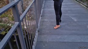 I lost my black Shoe from the bridge into the water wmv 1280 x 720