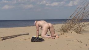 Dating a Sexy Mature Bitch on the Beach