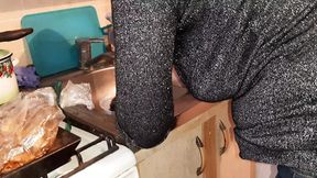 I masturbate riskily and secretly so that my stepmom doesn&#039;t find out that I&#039;m a lesbian