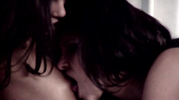 Sara Siren and Morgan Dayne Lesbian 69 Ass Eating