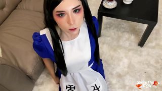 Alice im Wunderland-Cosplayer wird vom verrückten Hutmacher gebumst