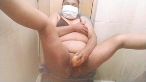 A Funny Moment of Sister-in-law Hitting Her with an Attractive Carrot