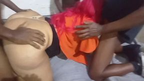 primeira vez em uma festa liberal mulher realiza seus desejos mais obscuros