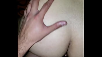 Chica de 22 a&ntilde_os cogiendo rico casero mexicana