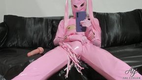 Live Facecam Latex Sissy Doll Teasing Strangers While Jerking Off.