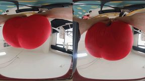 3DVR180 LILI Big Buttock Squashing Dwarf