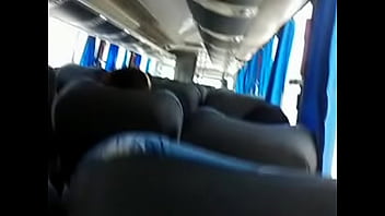 Mais uma Punheta no onibus!