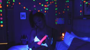 Solo Blacklight Vibrator in my Pussy