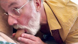 2 Fur covered Daddys in couch afterwork - Seattle gets bred