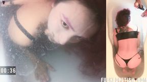 HD Underwater Bathtub erotic time Sara apnea 1,4 min