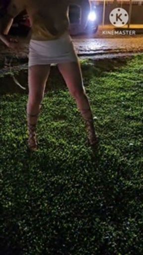 Standing pee in front of strangers. Insane squirt.