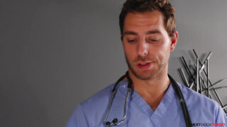 Pompino, sborrata, senza preservativo – Carter Woods e Grant Ducati, dilettanti tatuati e con un grosso cazzo, si fanno inculare