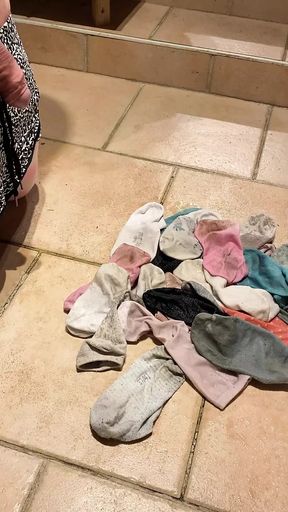 I pee on my dirty socks 🧦