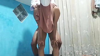Murid ngentot bu guru ketika pulang sekolah