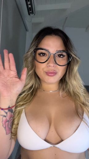 Hot teen with dimples gets naughty