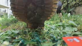 Nicoletta's Playful Afternoon in the Park: The Woman Who Found Joy in Stepping on Tiny Toy Soldiers 720HD