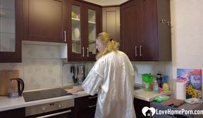 stuck stepmom gets a good anal pounding