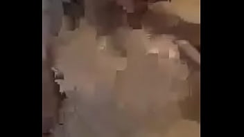 ASIATICA SAFADA GEMENDO NA ROLA