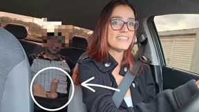 mulher motorista de aplicativo pega passageiro se masturbando por tras!