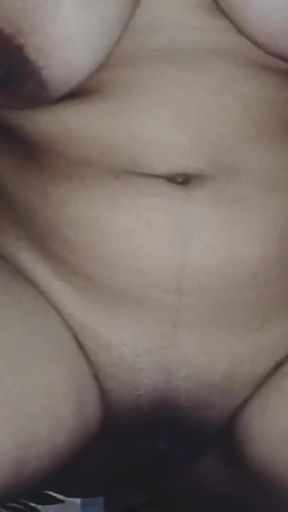 Milk flavour chocolate pussy eating very delicious pussy and yummy 😋   Clip 1