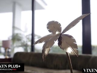 MILFY Housewife Kianna likes to ride BBC