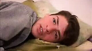 Домашнее видео любительских гей-шлюх, которых трахают в задницу