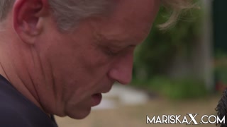 MARISKAX Busty Lucia Love fucks the landscapers