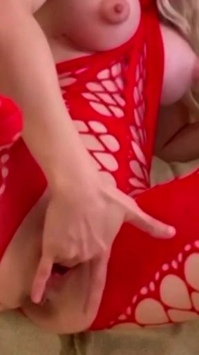 Your Stepmom Jerks Off Like a Slut Until She Squirts !   Clip 2