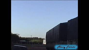 Fazendo Sexo com um Caminhoneiro e Mostrando a Buceta na Rodovia