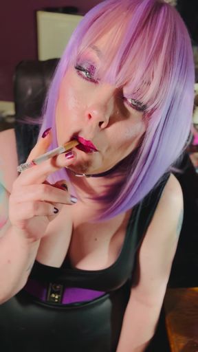 She's A Cutie Pie! The Gorgeous Stepmom Tina Snua Smoking A Quick Cigarette - Drifts Snap Inhales
