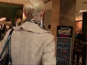 Beim shoppen gefickt und erwischt