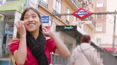 Amateur Peruvian babe shows us her 'hood and gets nailed afterwards