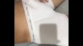 HOMEM DE M&Atilde_OS GRANDE E PIROCA CABE&Ccedil_UDA DE CUECA BRANCA