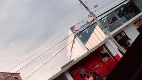 le hago la mejor mamada del mundo amateur a mi hijastro en el autobus, soy su madrastra colegiala teen puta, sexo real casero amateur.