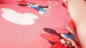 le hago la mejor mamada del mundo amateur a mi hijastro en el autobus, soy su madrastra colegiala teen puta, sexo real casero amateur.