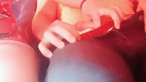 le hago la mejor mamada del mundo amateur a mi hijastro en el autobus, soy su madrastra colegiala teen puta, sexo real casero amateur.