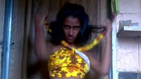 Just ordinary Desi webcam hottie who never minds flashing her titties