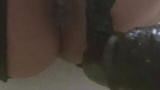 Hardcore zelfgemaakte film van mollige mannen met rondingen, anale seks met een grote zwarte penis