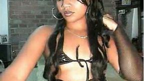 Torrid ebony brick house plays with her sex toys on webcam