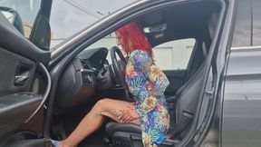 Horn Obsessed BMW Girl – Loud Honking Fun With Hands, Boobs & Booty