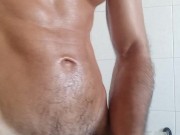Muscle guy FAP his dick in front of the camera