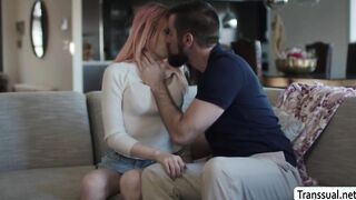 Bearded dude helps TS stepteen to be fresh