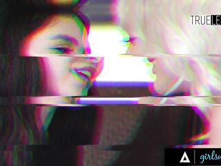 GIRLSWAY - Caring Nicole Kitt Gives Romantic Oil Massage To Girlfriend Olive Glass