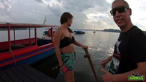 paola gurgel dando o rabo no barco no meio da represa guarapiranga em sao paulo - samuray farias
