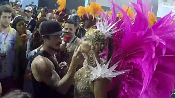 Bastidores do Carnaval 2019 antes da entrada no Samb&oacute_dromo - Sabrina Sato - Gavi&otilde_es da Fiel