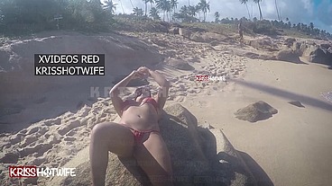 Fui Flagrada Fazendo Topless e Masturbando o Realizador Baiano Na Praia Pública