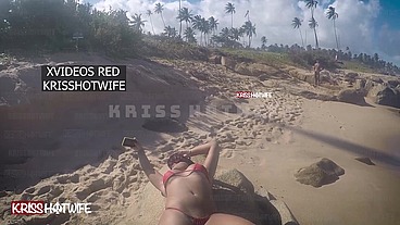 Fui Flagrada Fazendo Topless e Masturbando o Realizador Baiano Na Praia Pública